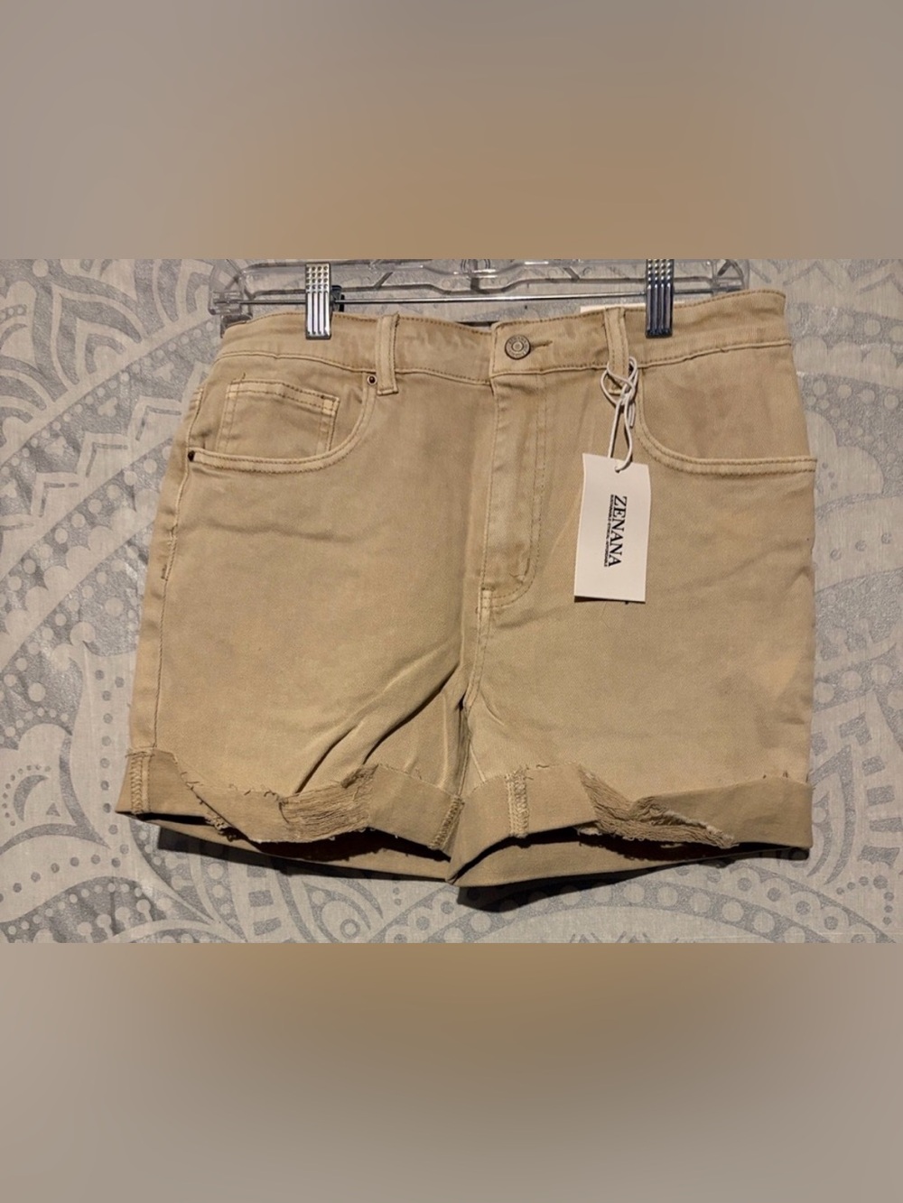 NWT Zenana Beige Tan Distressed Cuffed Denim Shorts Large 🏷️✨